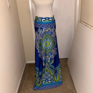 Venus maxi skirt. Size large.